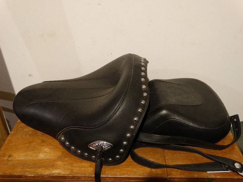 lot 755 image: Motorcycle seat - Harley Davidson