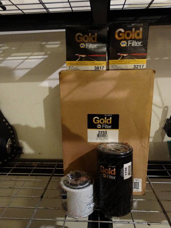 lot 758 image: Lot of oil filters