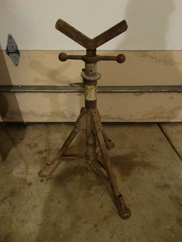 lot 762 image: Fold A Jack