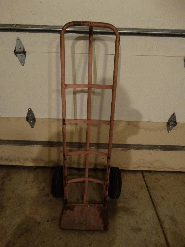 lot 770 image: 2 wheel dolly