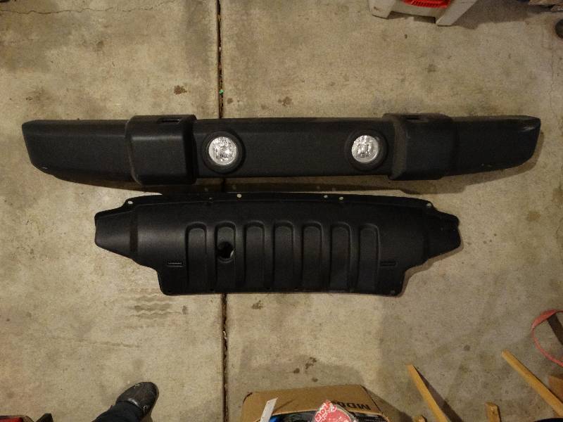 lot 778 image: Jeep Wrangler & Wrangler Unlimited - front bumpers.