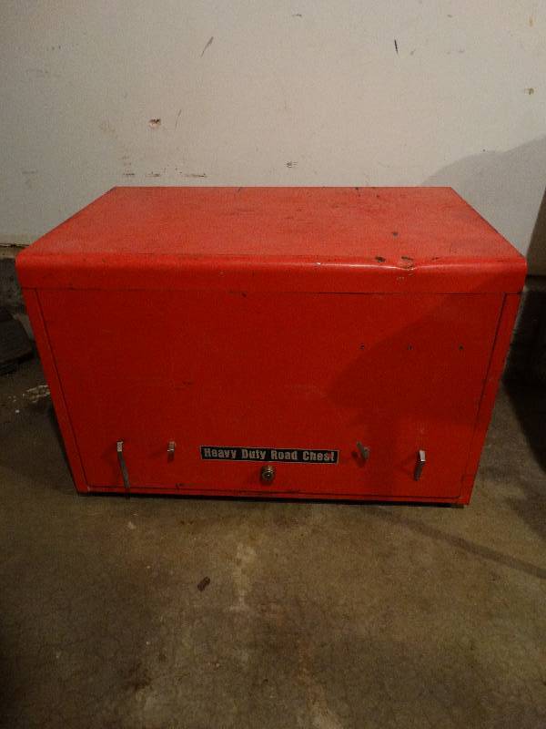 lot 781 image: Snap on Heavy Duty Road Chest wcontents. 20.5x31x20
