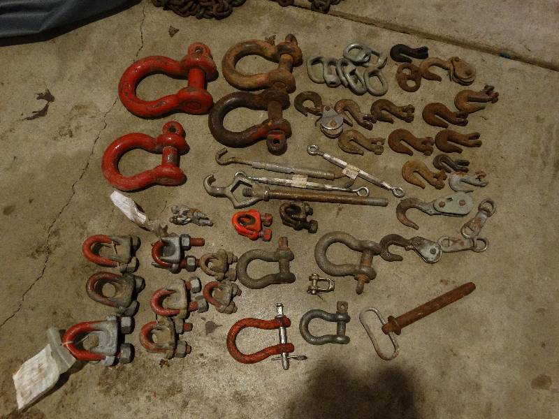 lot 793 image: Lot of Shackles & Hooks