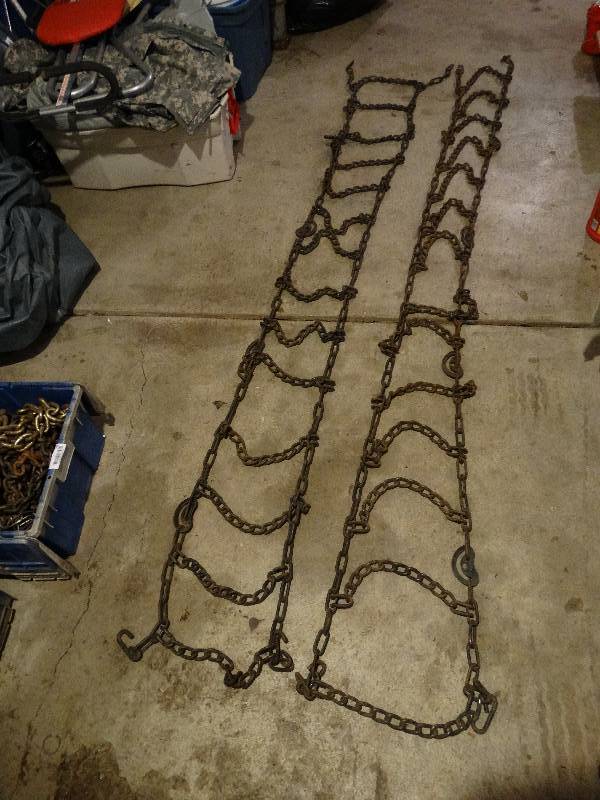 lot 795 image: Set of 9 ft. tire chains