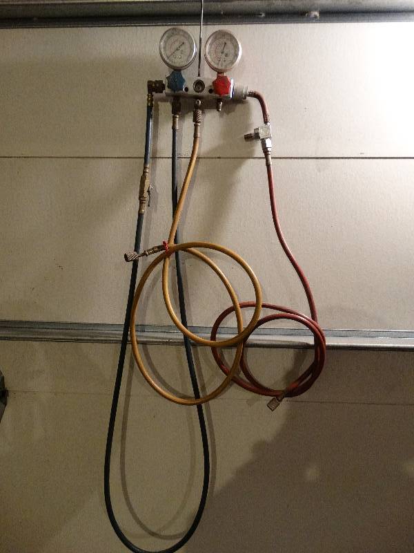 lot 802 image: Snap-On refrigeration Gages & Hoses