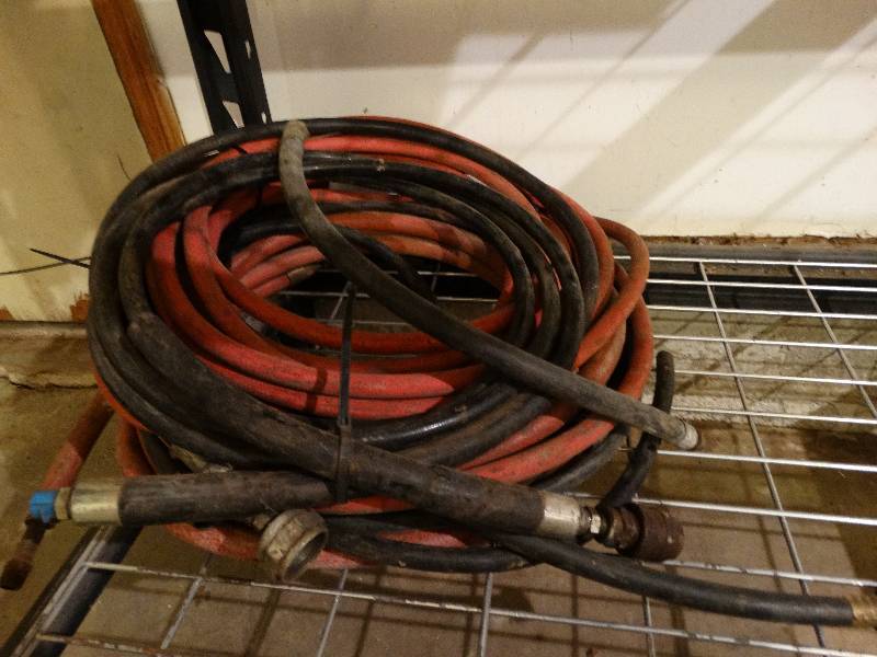 lot 805 image: Lot of hoses