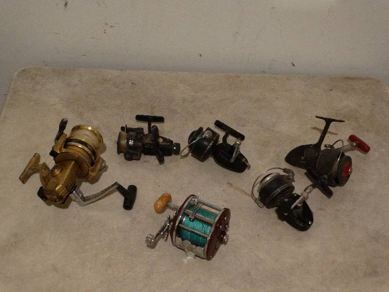 lot 820 image: Lof of Fishing Reels