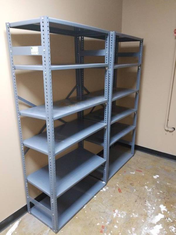 lot 5606 image: Lot of 2 metal shelves