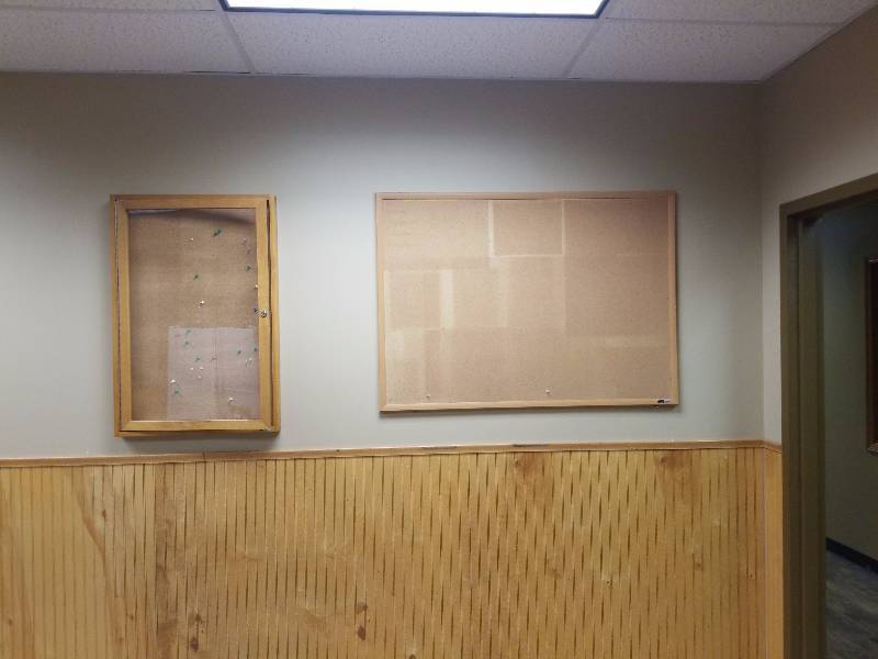 lot 5610 image: Lot of 2 Cork boards