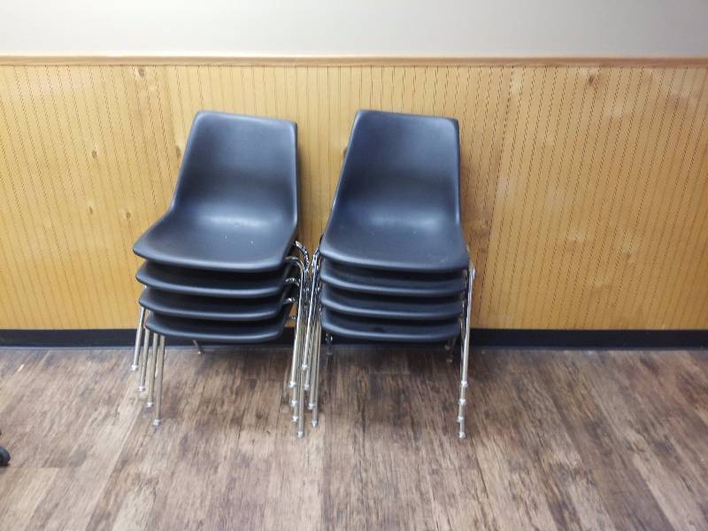 lot 5612 image: Lot of 8 black and Chrome stacking chairs