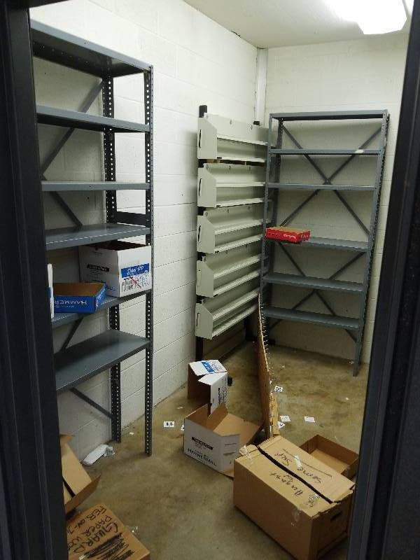 lot 5623 image: Contents of Room, shelving