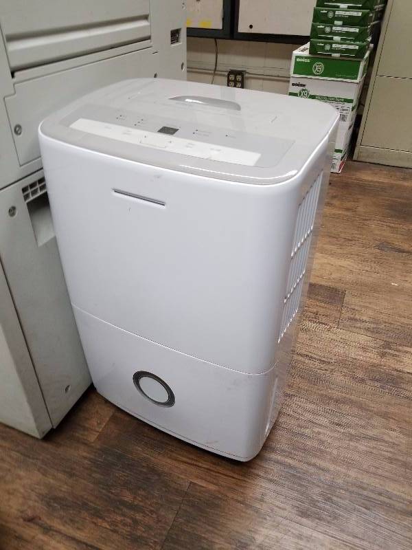 lot 5734 image: Frigidare dehumidifier