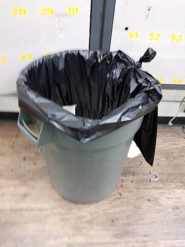 lot 5736 image: Rubbermaid trash can