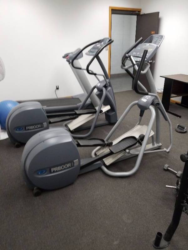 lot 5750 image: Precor efx554i Elliptical machine