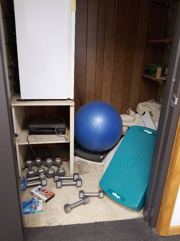 lot 5752 image: Items in gym room closet