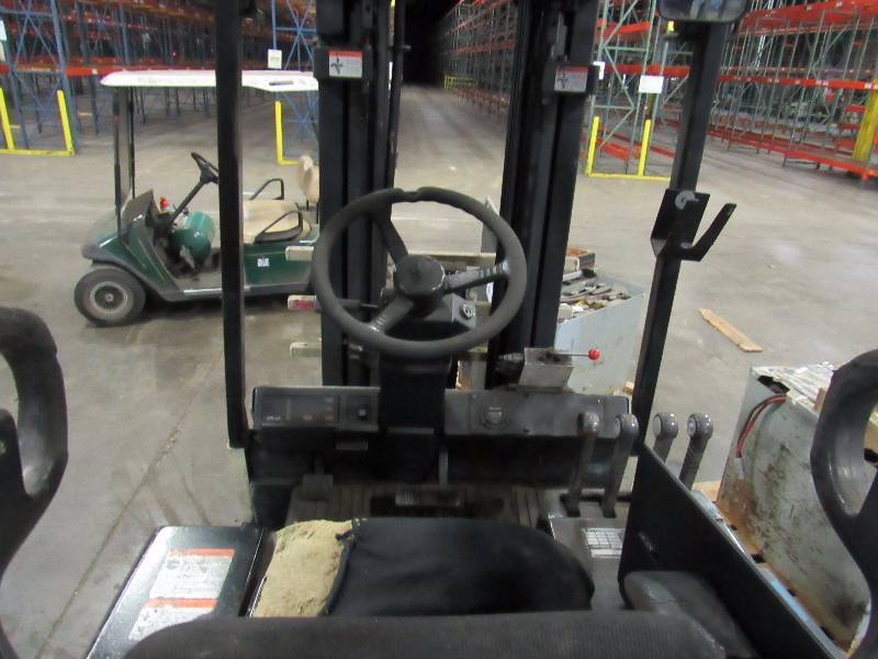 1998 Crown Electric 4Wheel Sit Down Forklift With Clamp Attachment