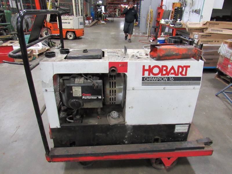lot 1231 image: Hobart Champion 16 Arc WelderGenerator