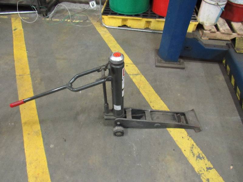 lot 1235 image: Gray 15400 Lb. Fork Lift Hydraulic Jack