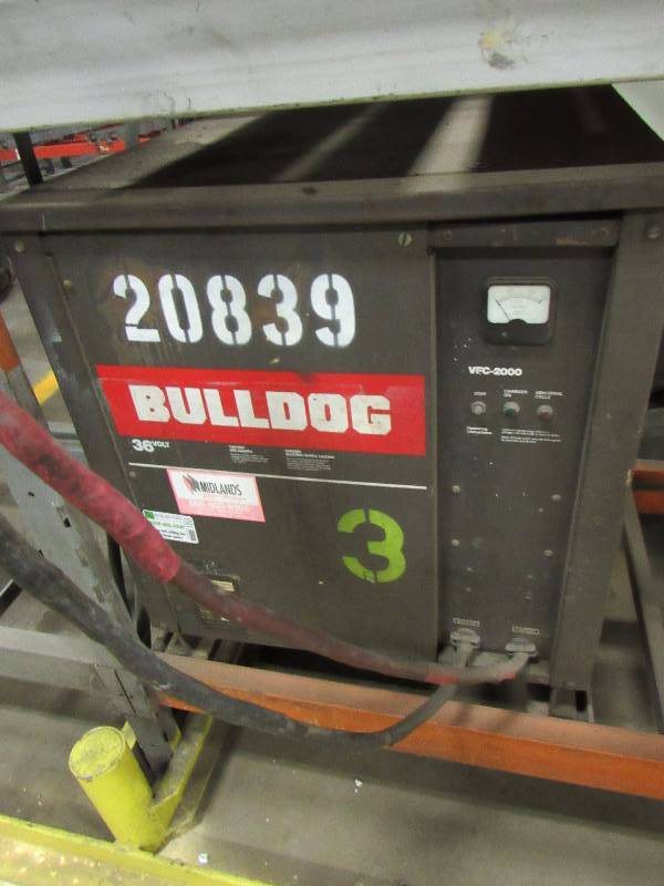lot 1255 image: Bulldog Electric Equipment Battery Charger