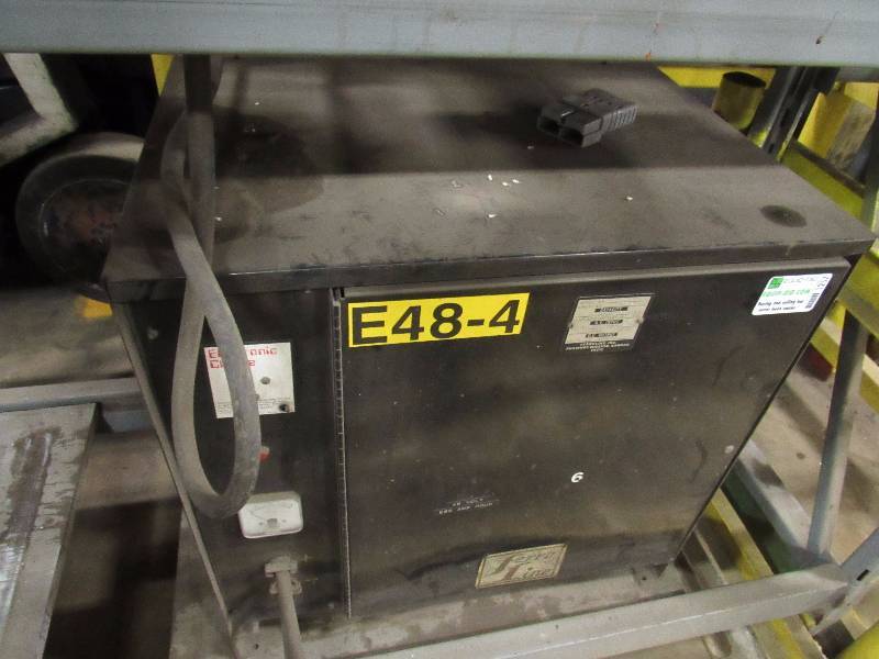 lot 1257 image: Ferro Line Electric Equipment Battery Charger