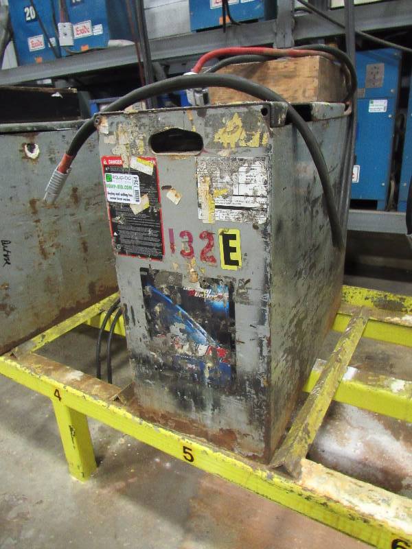 lot 1264 image: 24V Electric Equipment Battery