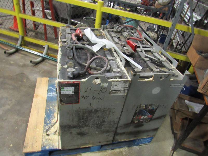lot 1275 image: Pair Of 36V Electric Equipment Batteries