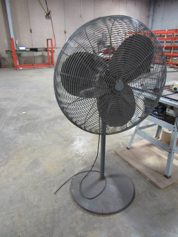lot 1284 image: Fasco Shop Fan