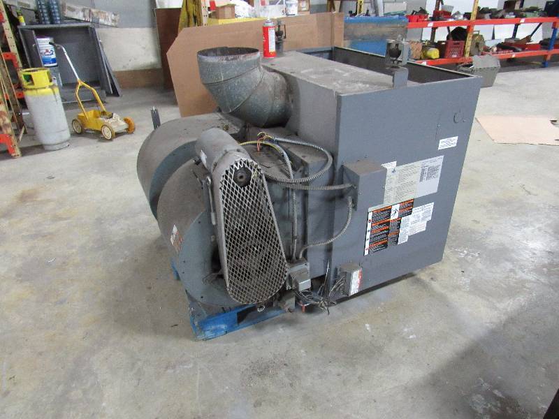lot 1291 image: Sterling QVB Series Indoor Natural Gas Heater