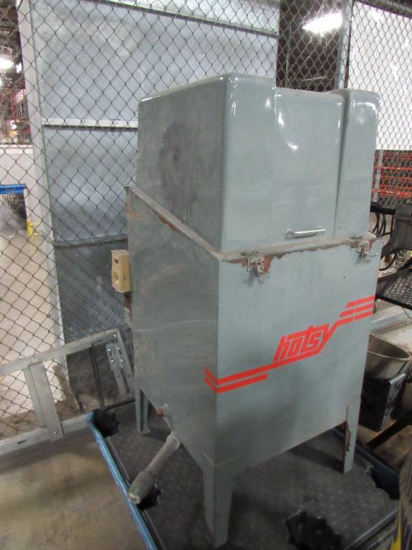 lot 1294 image: Hotsy Heated Parts Cleaner