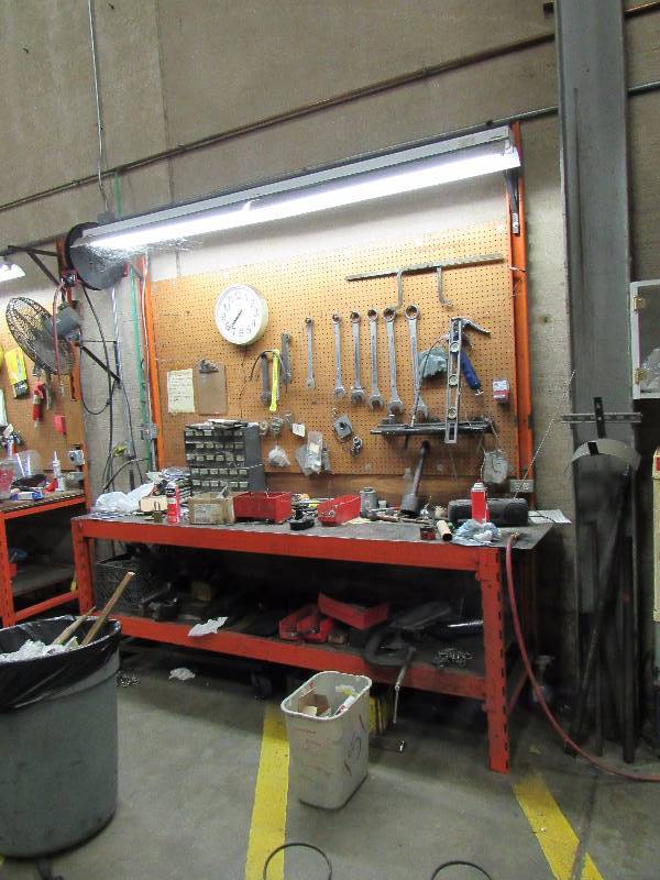 lot 1318 image: Wood Top Knock Down Work Bench
