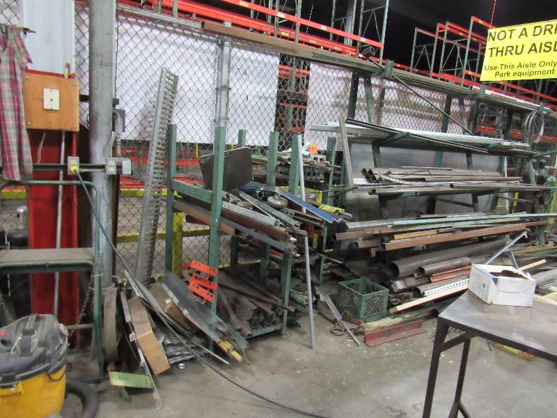 lot 1322 image: Large Lot Of Metal And Scrap
