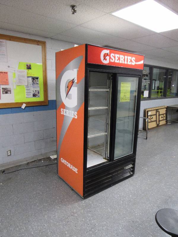 lot 1330 image: Beverage Aire Double Sliding Glass Door Cooler