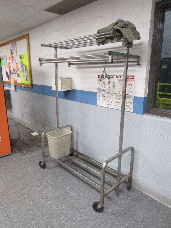 lot 1338 image: 2 Tier Metal ClothingCoat Rack