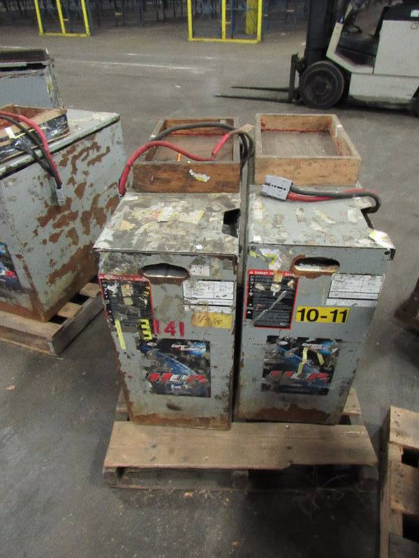 lot 1342 image: Pair Of General Battery HUP Equipment Batteries