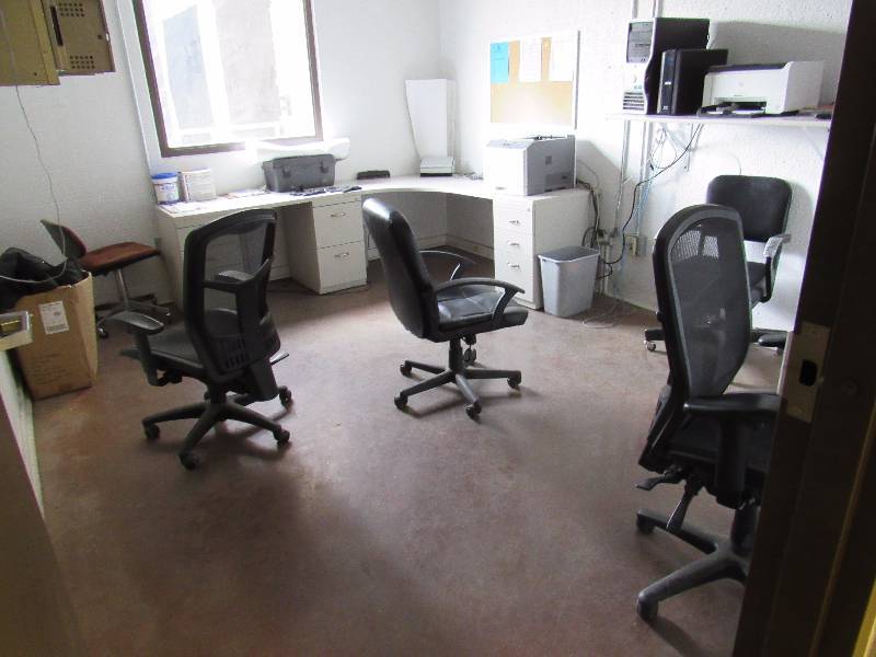 lot 5755 image: Contents Of Office Area