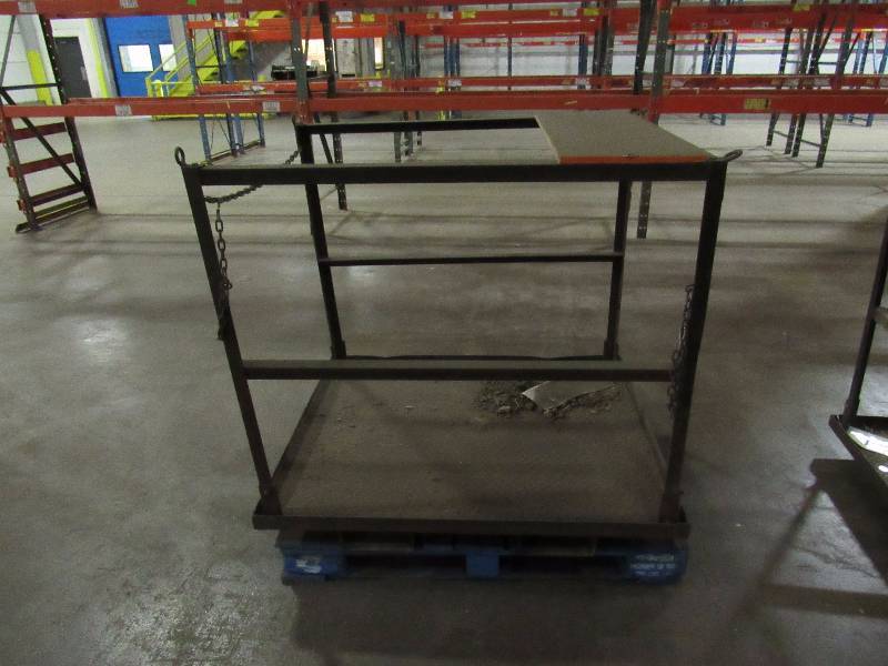lot 5760 image: Metal Pallet Sized Man Basket