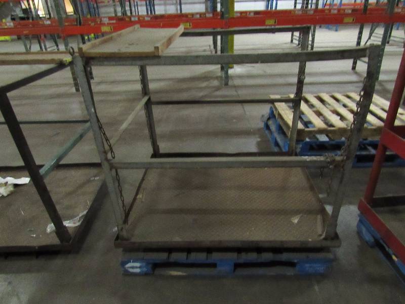 lot 5762 image: Metal Pallet Sized Man Basket