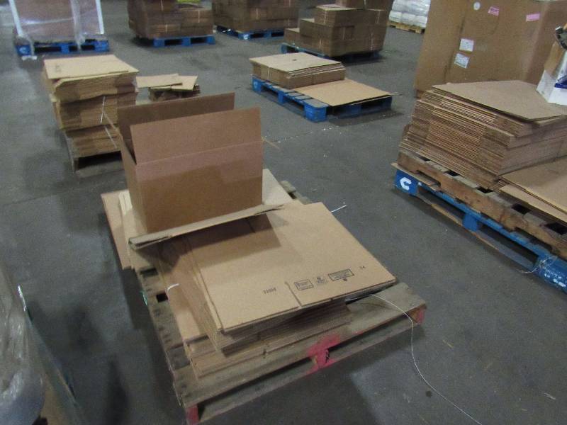lot 5784 image: Large Lot Of Cardboard Packing Materials