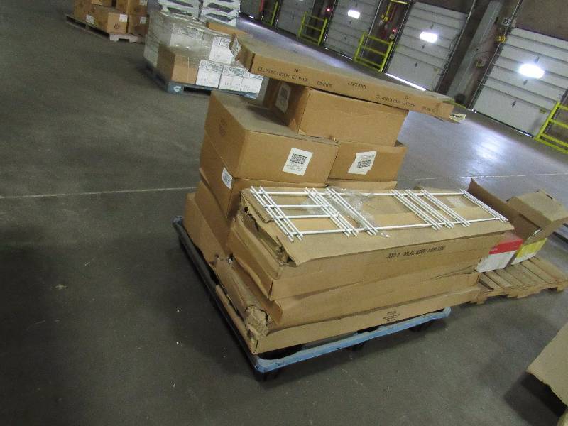 lot 5786 image: Lot Of Mixed Merchandising Racking Parts