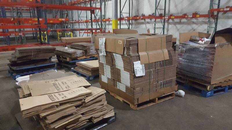 lot 5772 image: Large Lot Of Paper And Cardboard Materials