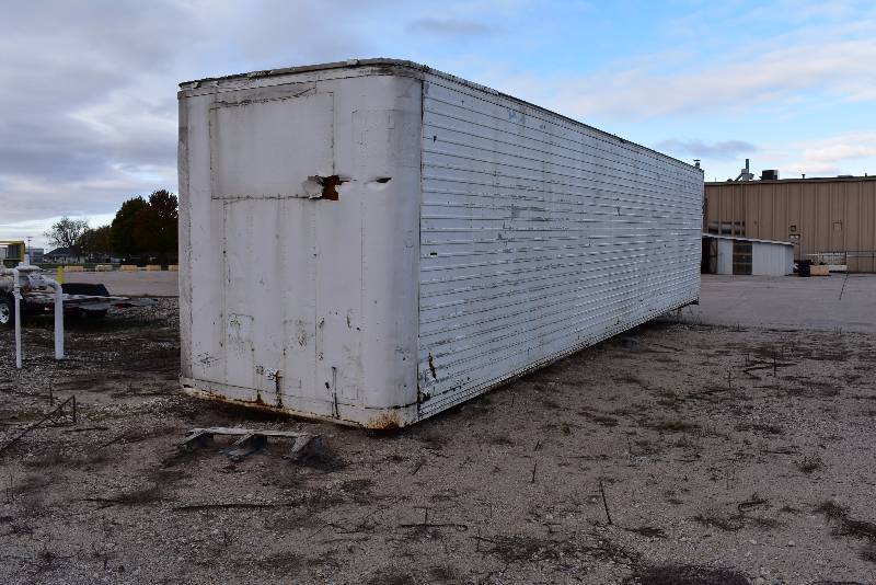 lot 1191 image: 40ft Semi Trailer Box (Axles Have Been Removed)