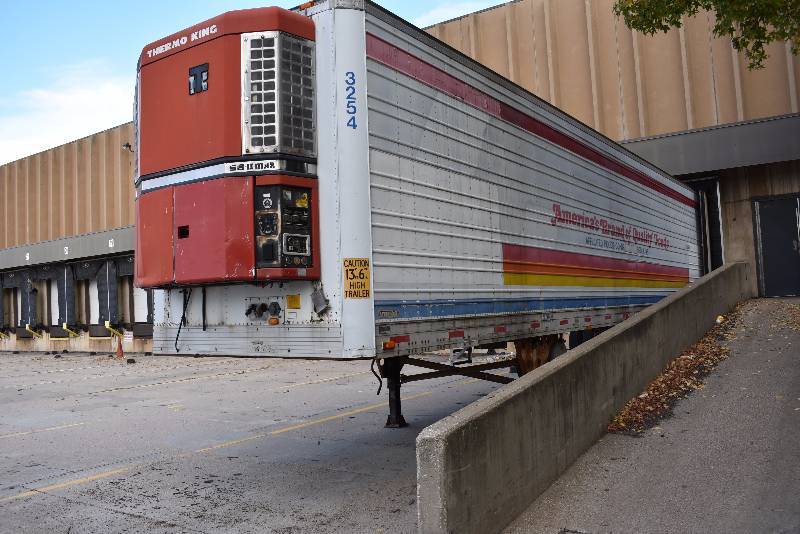 lot 1196A image: Utility 53ft Reefer Semi Trailer #3254