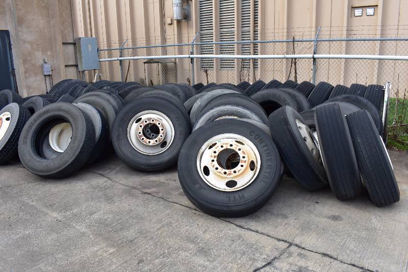 lot 1197 image: Lot Of (62) Semi Truck And Trailer Tires And Wheels