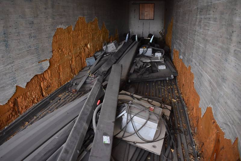 lot 1346 image: Semi Load Of Glider Barrier Door System