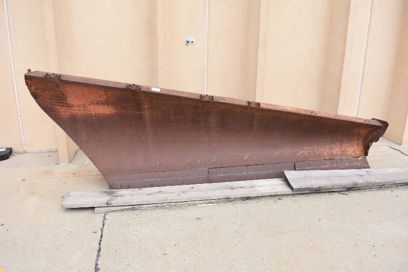 lot 1352 image: Large Steel Angled Snow Blade For A Large Truck