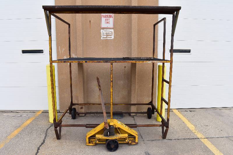 lot 1353 image: Portable Metal Scaffold