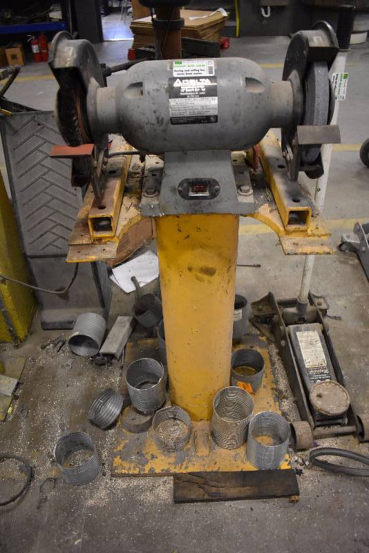 lot 1360 image: Delta 10Inch Stand Grinder
