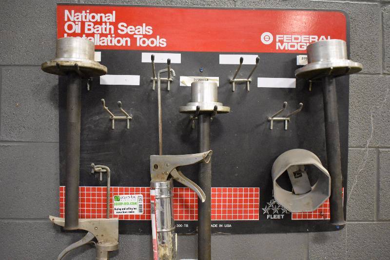 lot 1377 image: Federal Mogul Oil Bath Seal Tool Kit