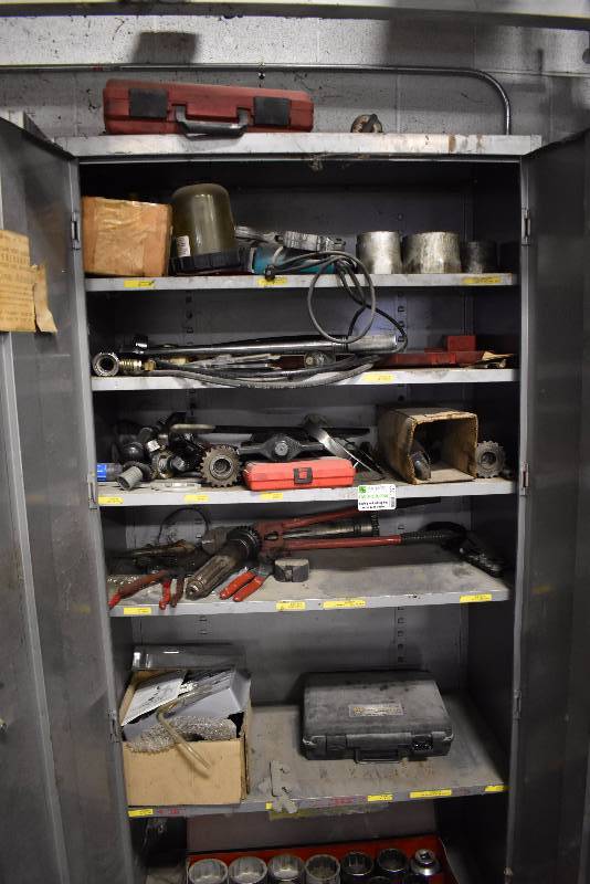 lot 1390 image: Large Metal Storage Cabinet Full Of Tools