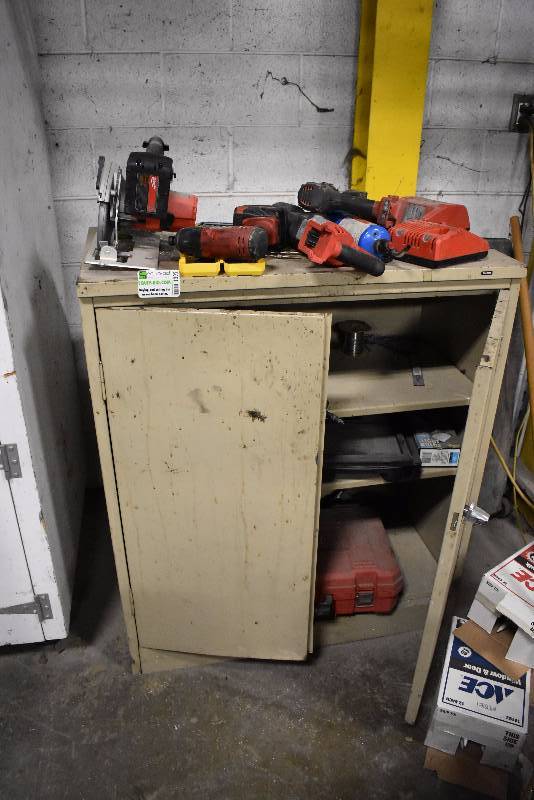 lot 1392 image: Metal Storage Cabinet Full Of Tools